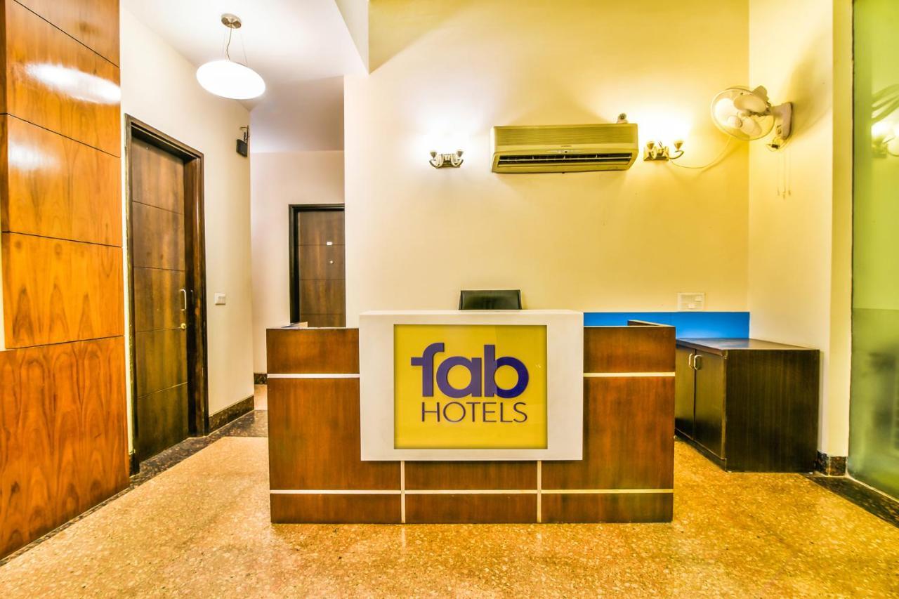 Fabhotel First Star Golf Course Road Gurgaon Exterior photo